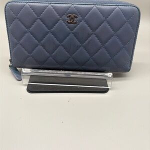 Chanel Blue Quilted Leather Zip Around Wallet CC Logo Authenticated